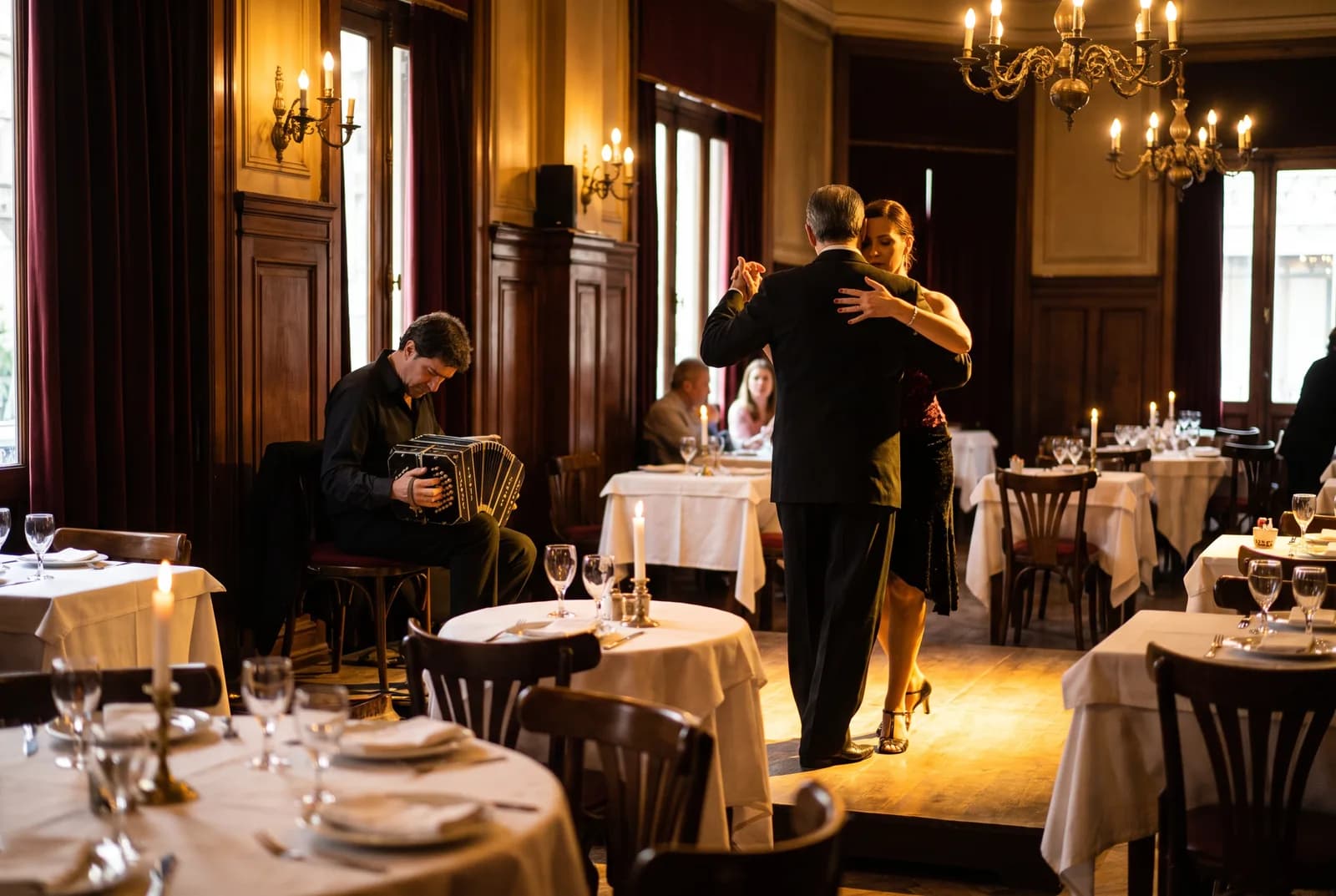 Show de tango cu cină
