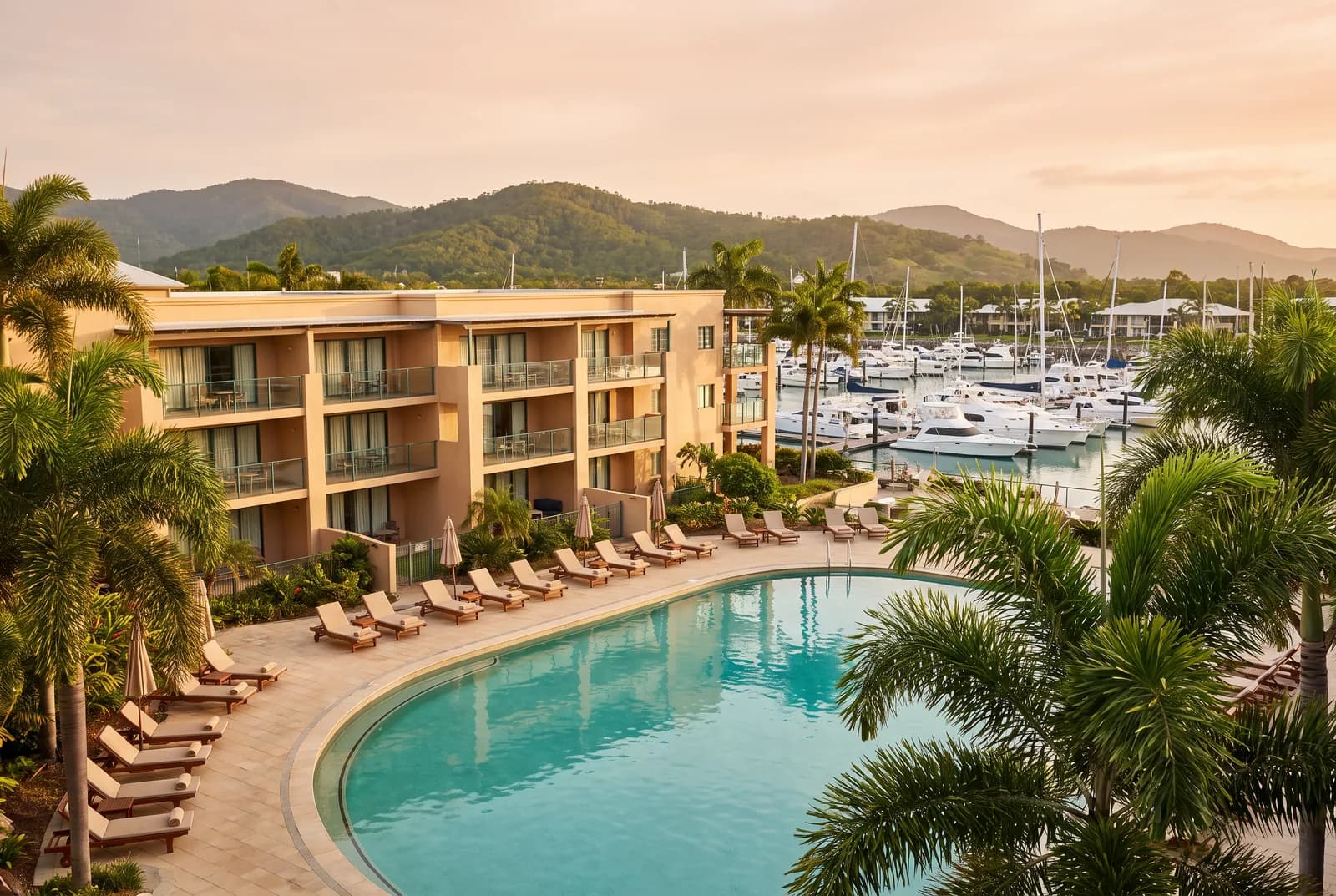 DoubleTree by Hilton Cairns